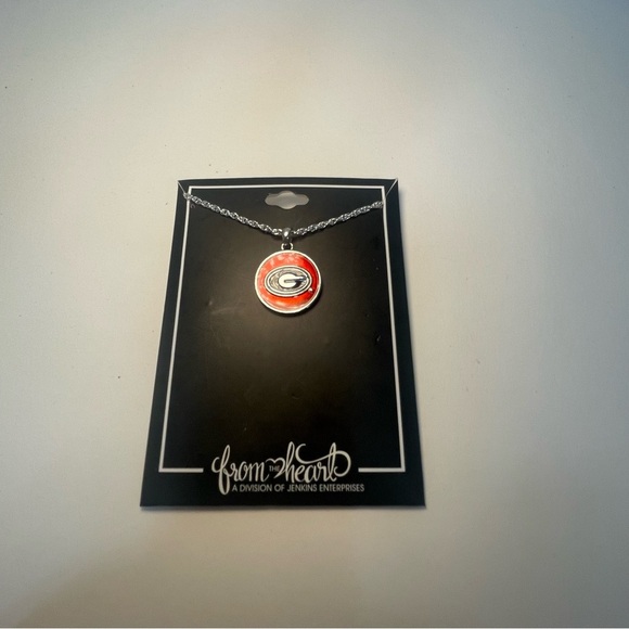 University of Georgia Bulldogs Silver Tone “G” Pendant Necklace - Picture 2 of 3